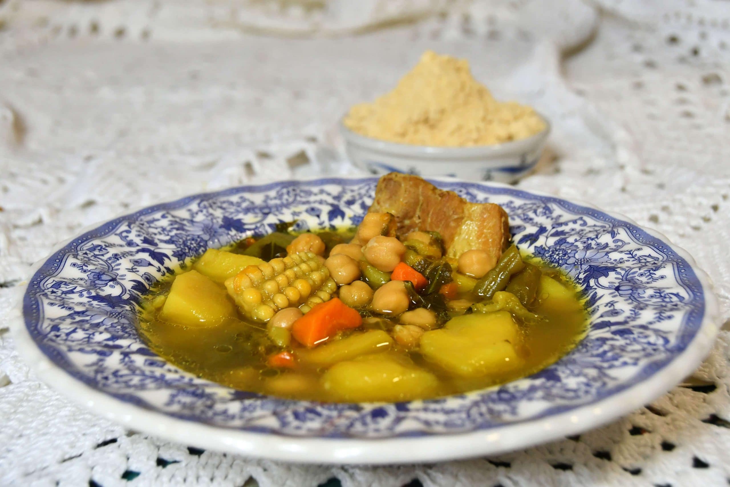 POTAJE-COLES-DE-ORILLAS-Y-GOFIO-ESCALDADO-AL-ESTILO-TRADICIONAL